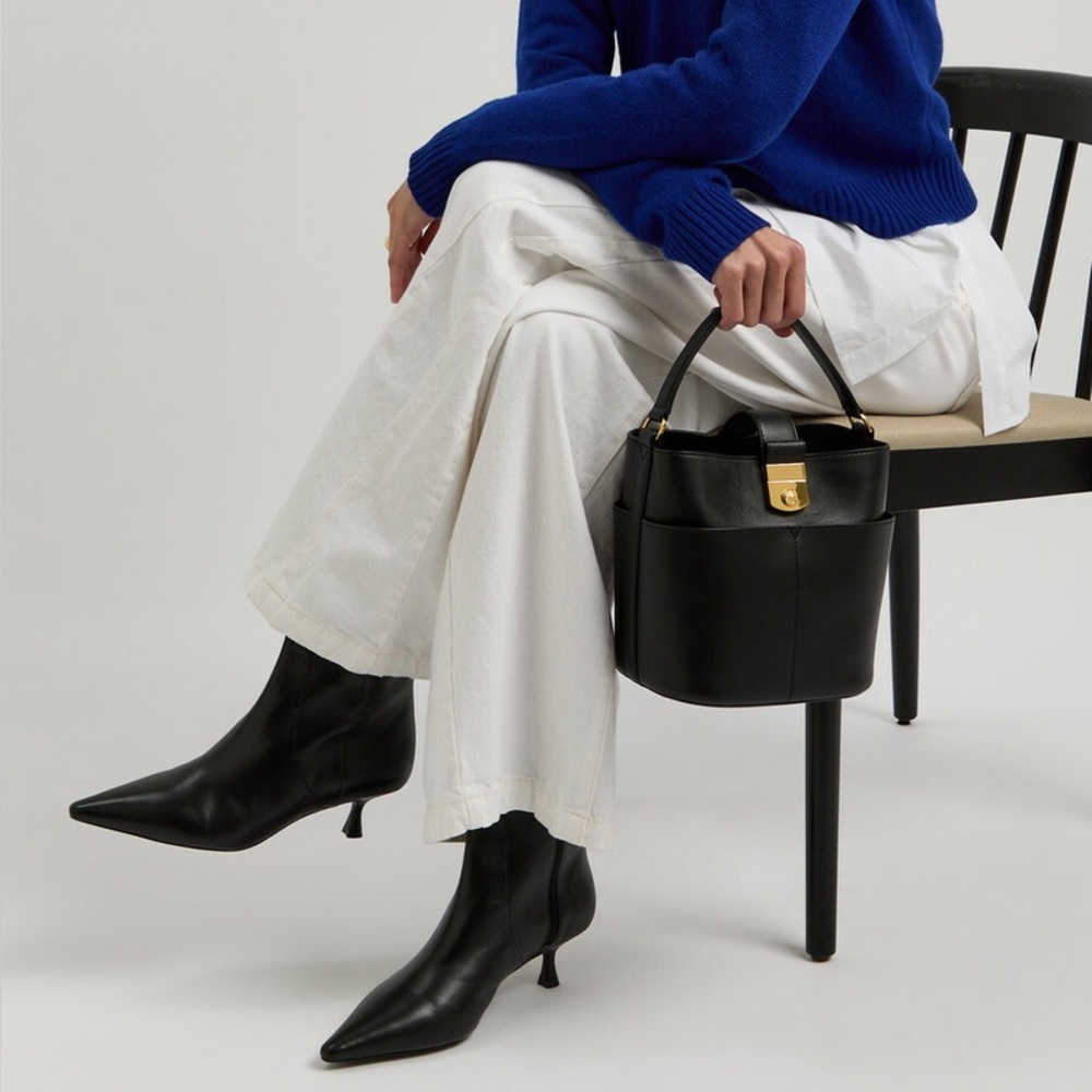 Stuart Weitzman Black Leather Kitten Heel Ankle Boots Pointed Toe Size 6 - Picture 5 of 11